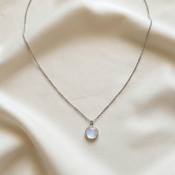 Lunaire Moonstone pendent